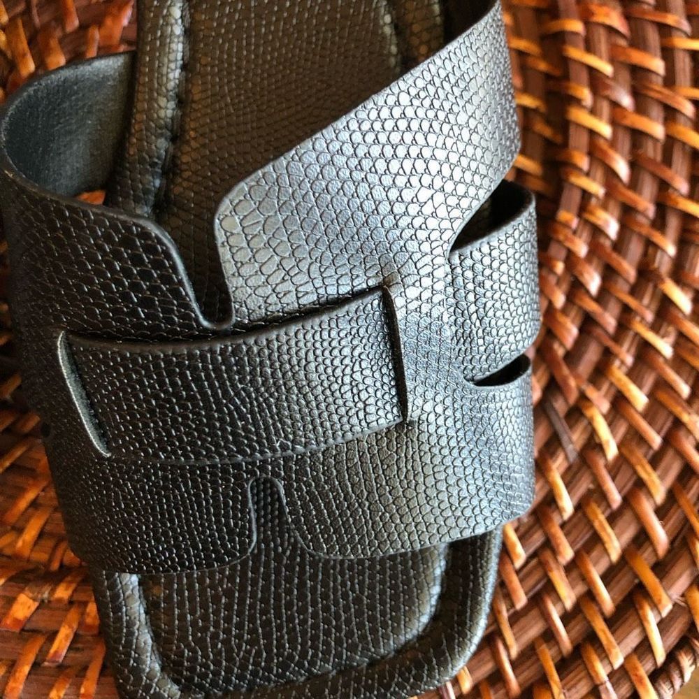 UNBRANDED - L Sz 6 (36) Snakeskin Embossed PU Slide Sandals. Waterproof & NWT! - Picture 8 of 12